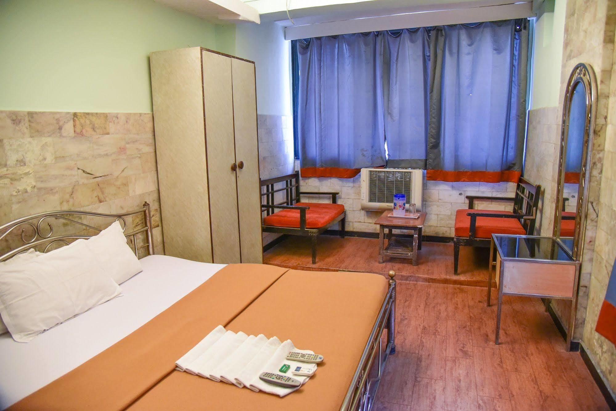 Hotel Evergreen Bombaim Exterior foto