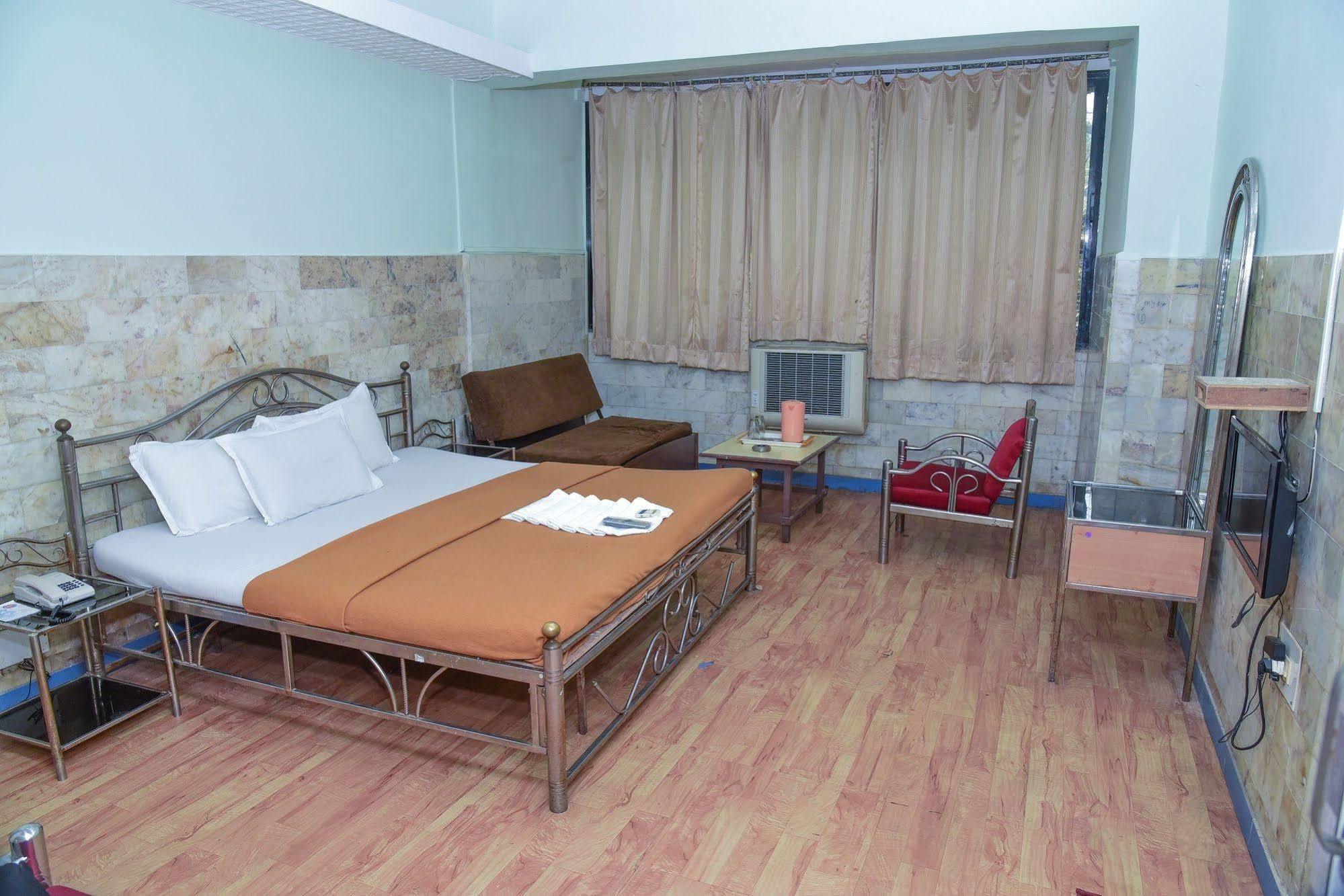 Hotel Evergreen Bombaim Exterior foto