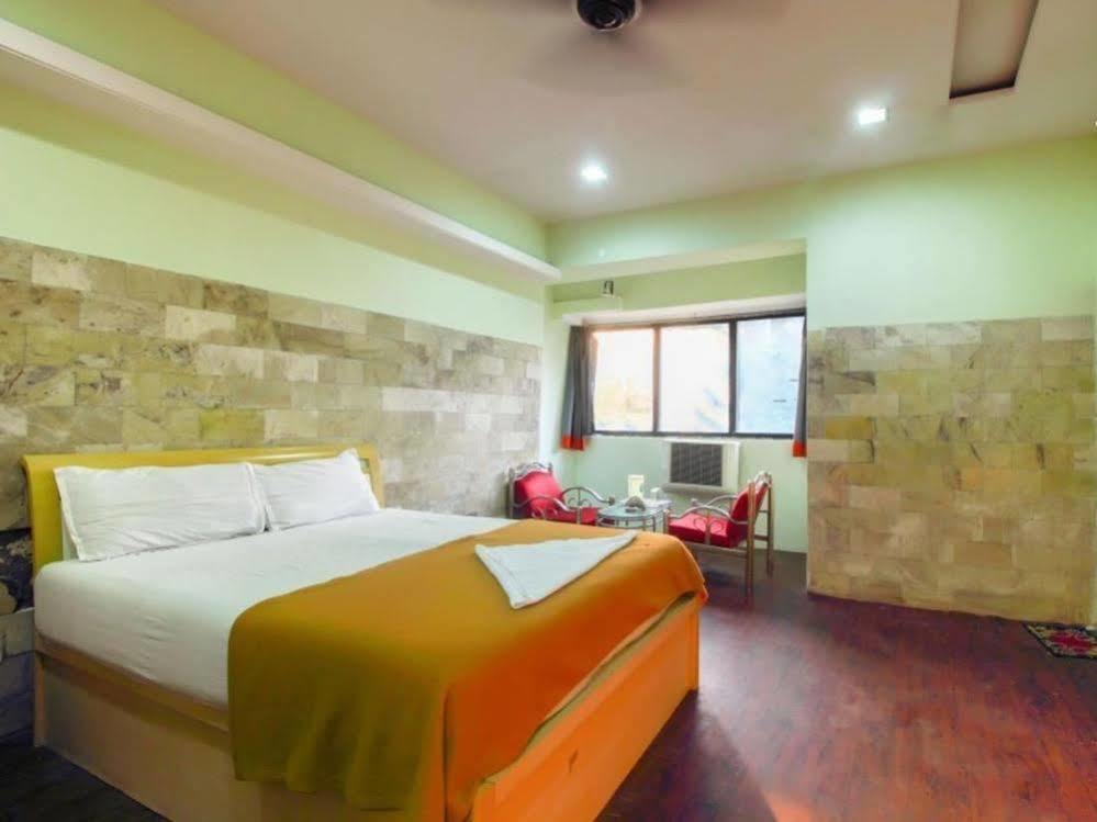 Hotel Evergreen Bombaim Exterior foto